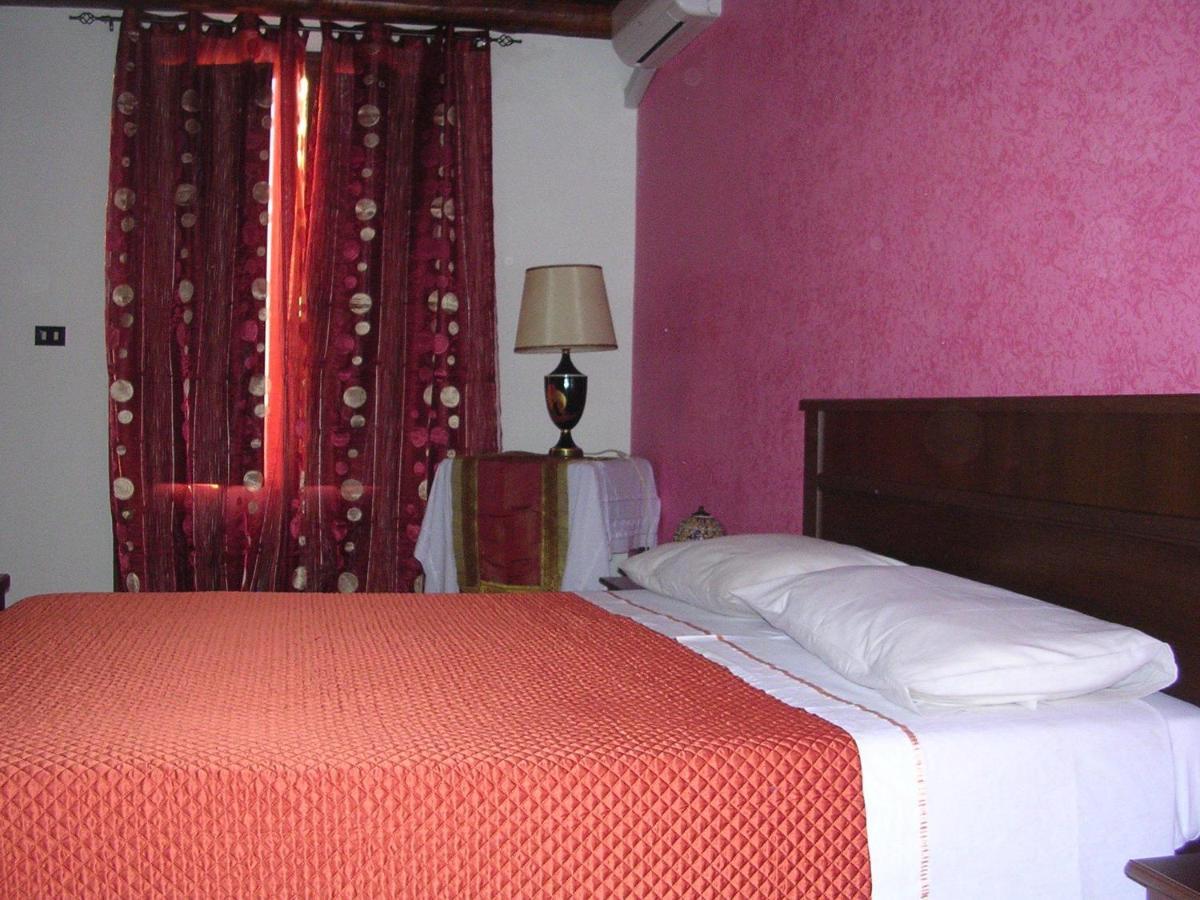 Bed and Breakfast Il Mirto E La Rosa Agrigent Zimmer foto